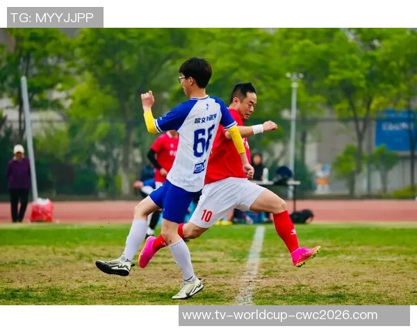 某足球比赛的精彩瞬间与最终记分揭晓引发热烈讨论与球迷热情反响