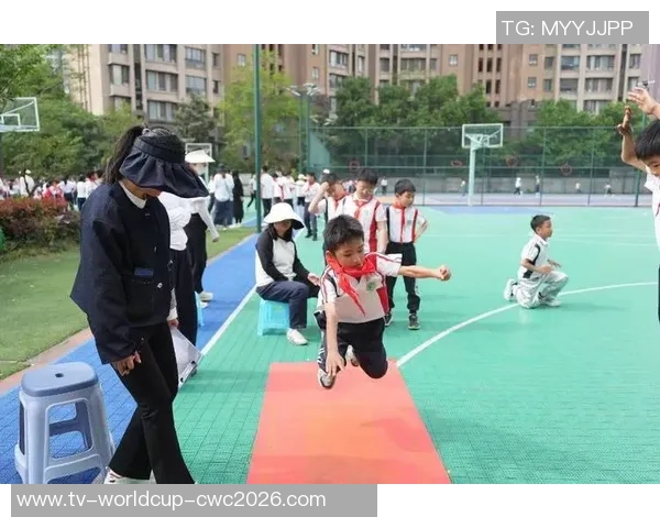 篮球进场的瞬间激情与梦想交织的时刻让我们共同见证运动的魅力与团队的力量