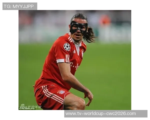 足球场上的面具传奇:那些戴面具球员的故事与荣耀 足球场上的面具传奇:那些戴面具球员的故事与荣耀