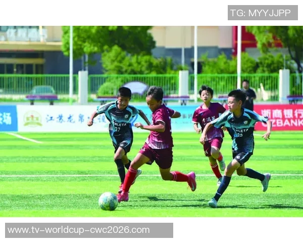 超能足球游戏带你体验前所未有的激情与挑战,开启你的足球梦想之旅 超能足球游戏带你体验前所未有的激情与挑战,开启你的足球梦想之旅